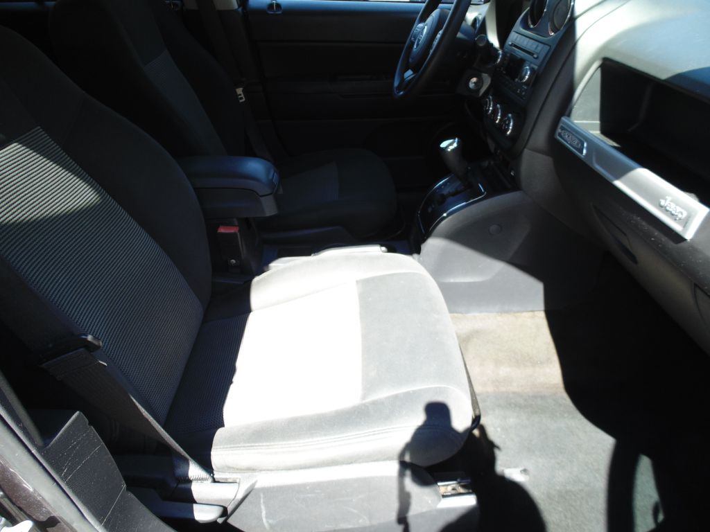 Photo 9 of this JEEP COMPASS