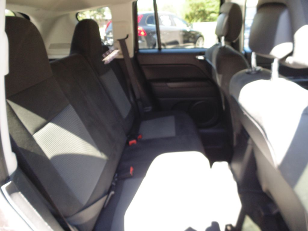 Photo 11 of this JEEP COMPASS