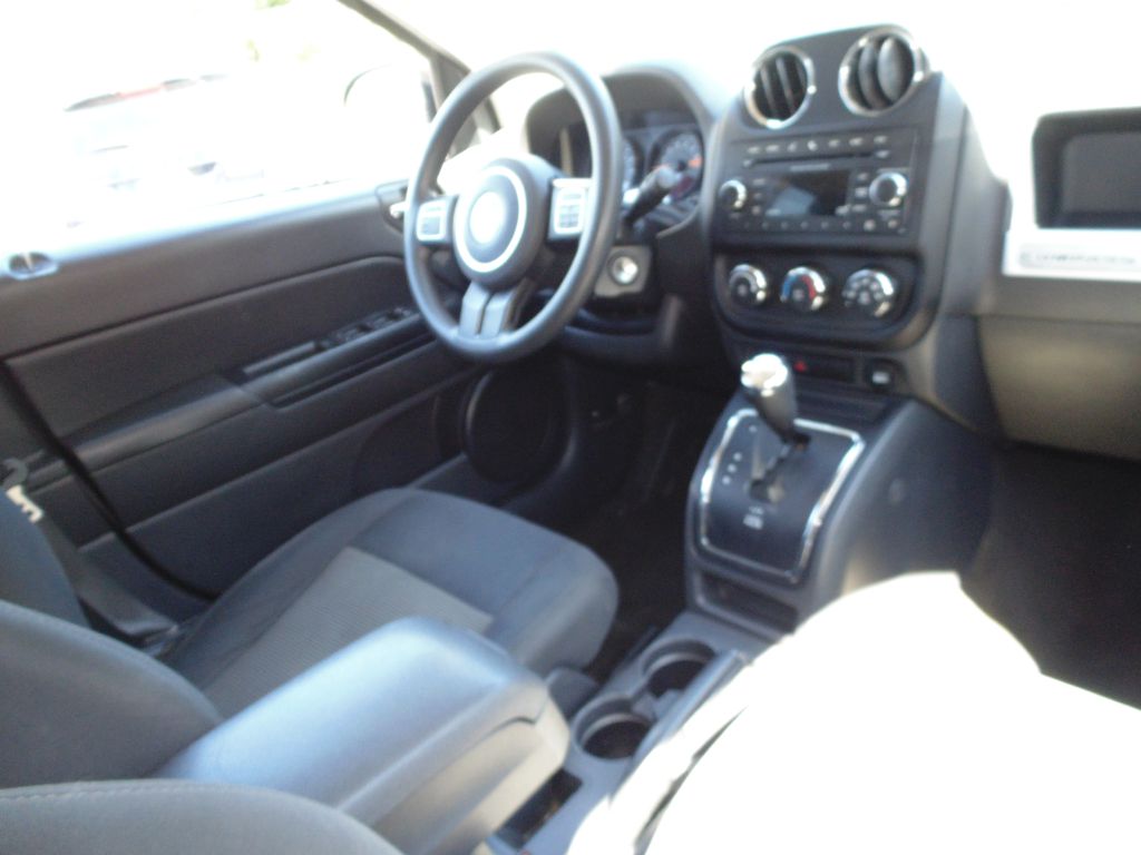 Photo 12 of this JEEP COMPASS