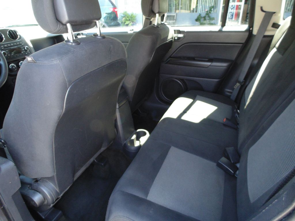 Photo 14 of this JEEP COMPASS