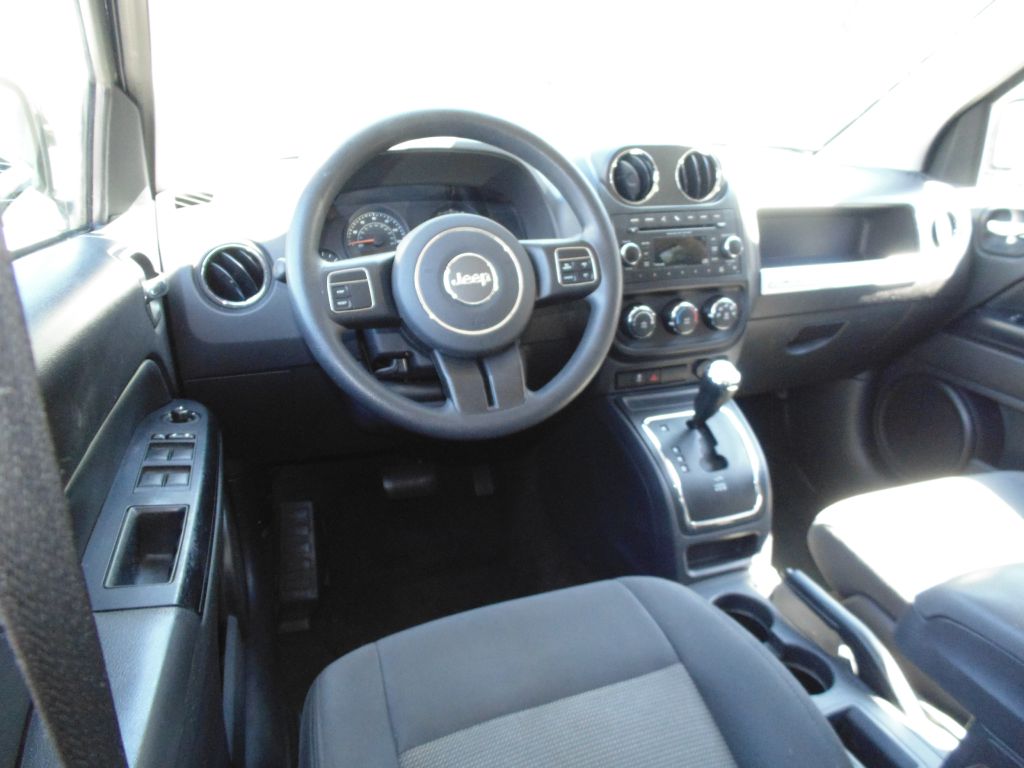 Photo 15 of this JEEP COMPASS