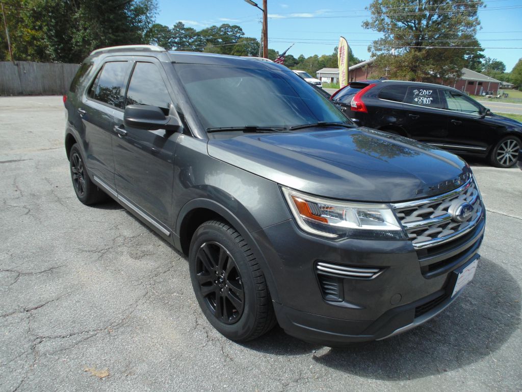 Photo 4 of this FORD EXPLORER