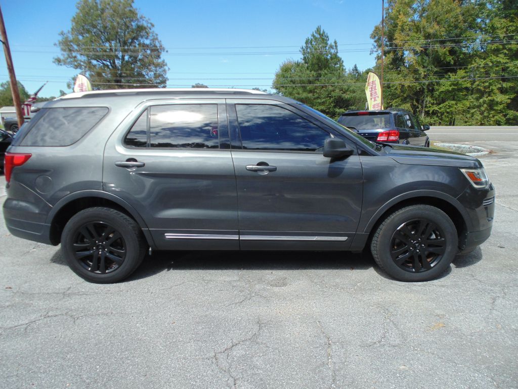 Photo 5 of this FORD EXPLORER