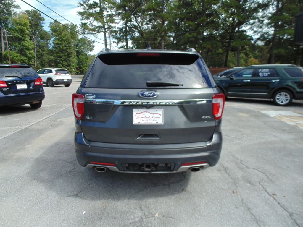 Photo 7 of this FORD EXPLORER
