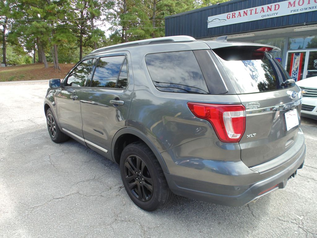 Photo 8 of this FORD EXPLORER