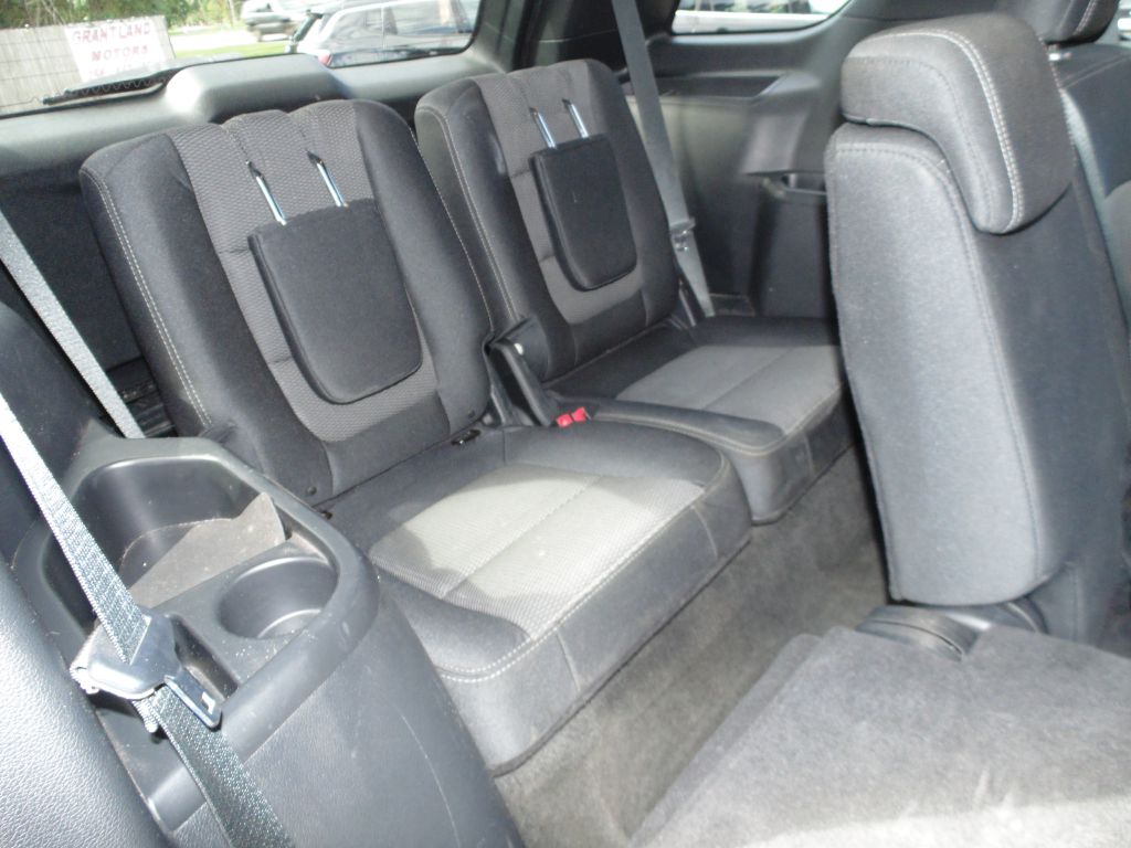 Photo 13 of this FORD EXPLORER