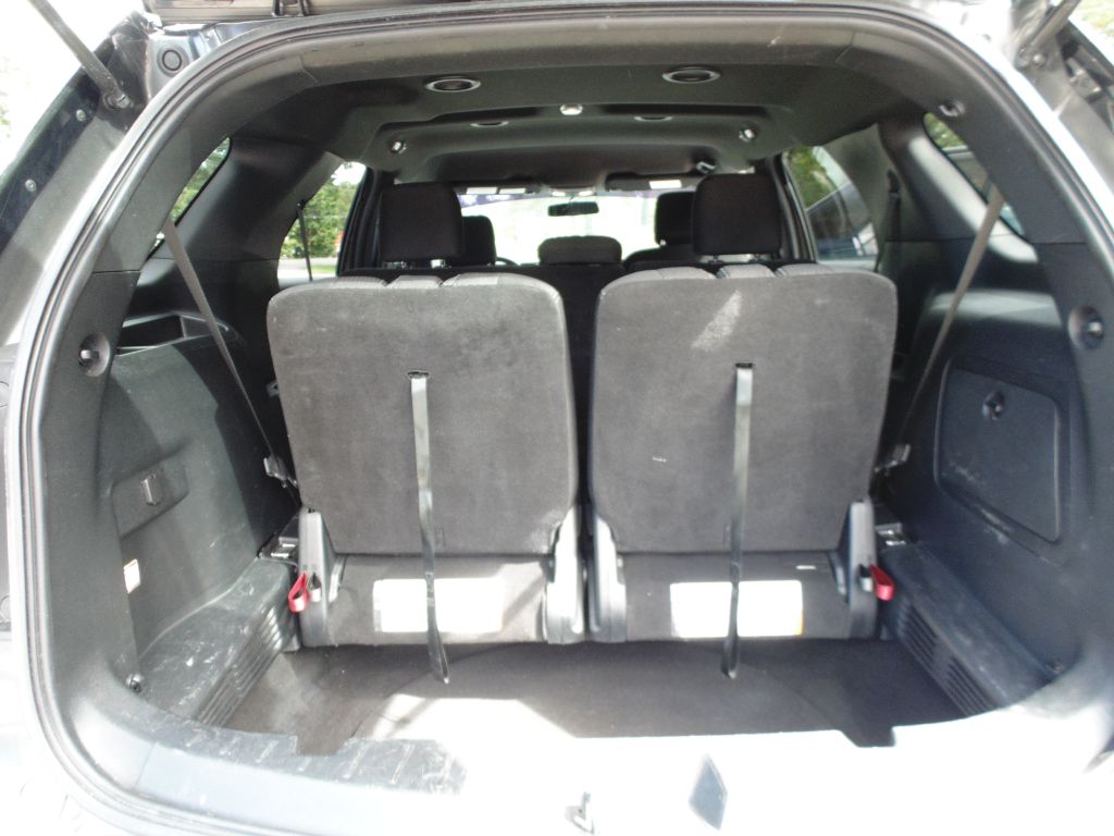 Photo 14 of this FORD EXPLORER