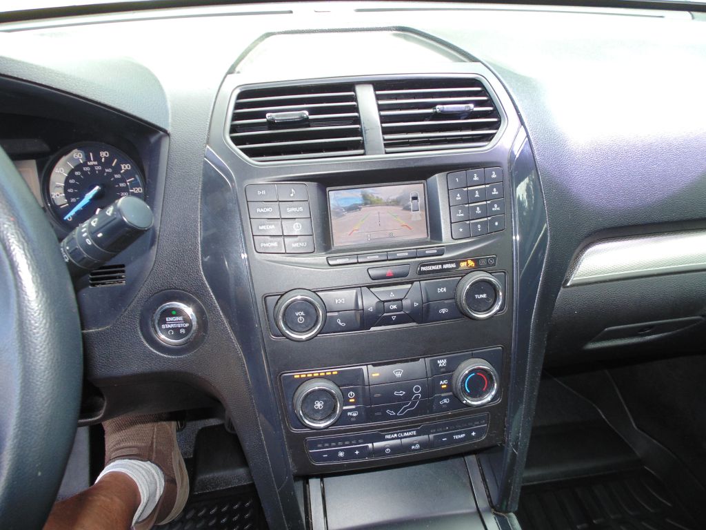 Photo 18 of this FORD EXPLORER