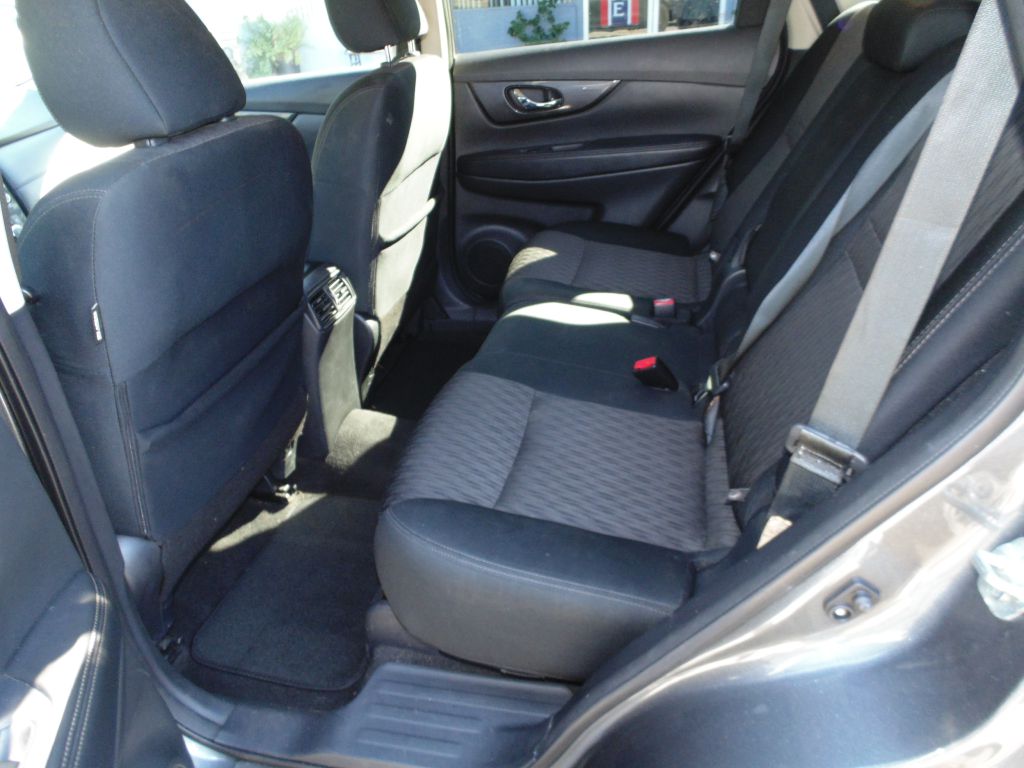 Photo 14 of this NISSAN ROGUE
