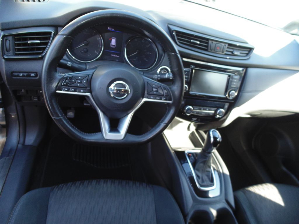 Photo 17 of this NISSAN ROGUE