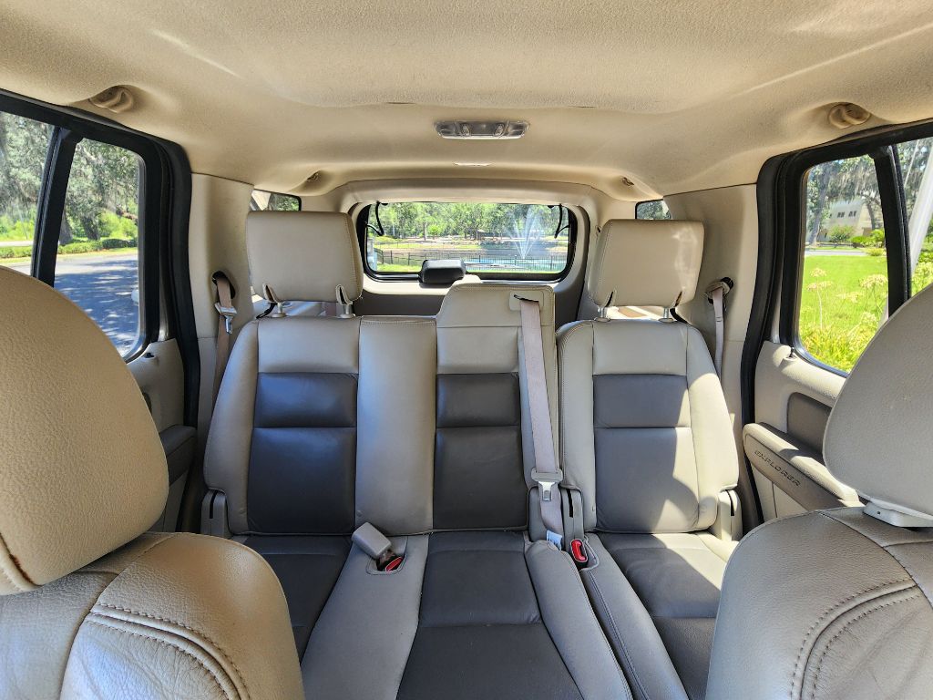 Photo 16 of this FORD EXPLORER