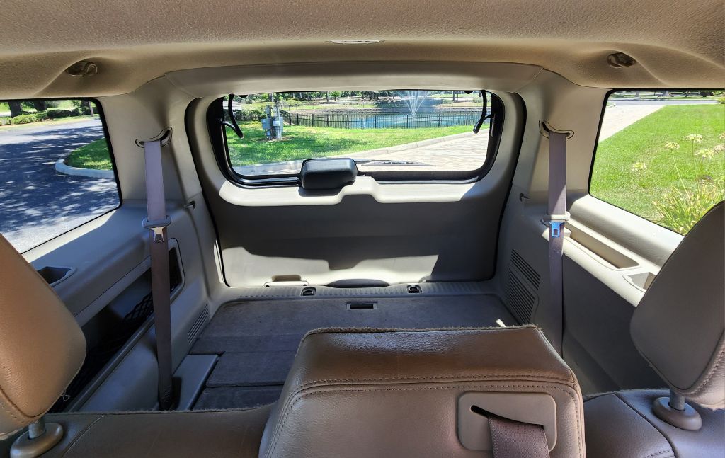 Photo 18 of this FORD EXPLORER