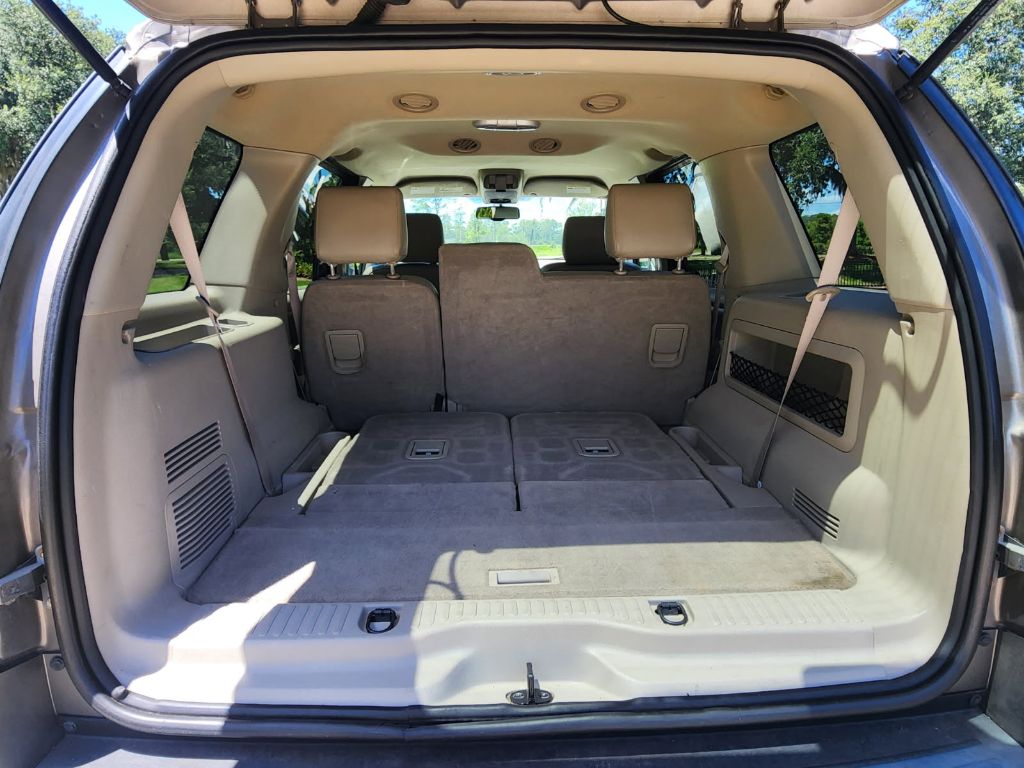 Photo 11 of this FORD EXPLORER