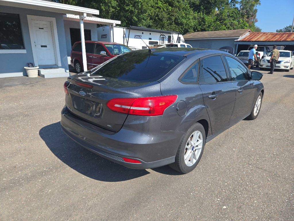 Photo 3 of this FORD FOCUS