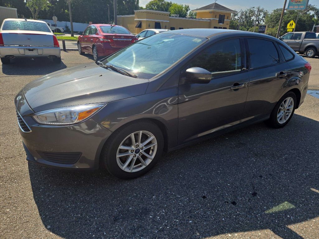 Photo 2 of this FORD FOCUS
