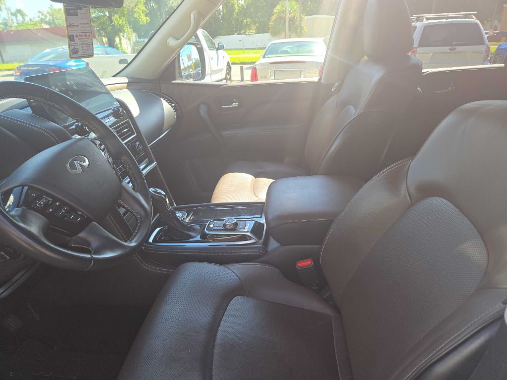 Photo 5 of this INFINITI QX80