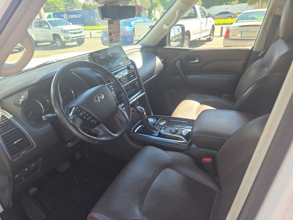 Photo 6 of this INFINITI QX80