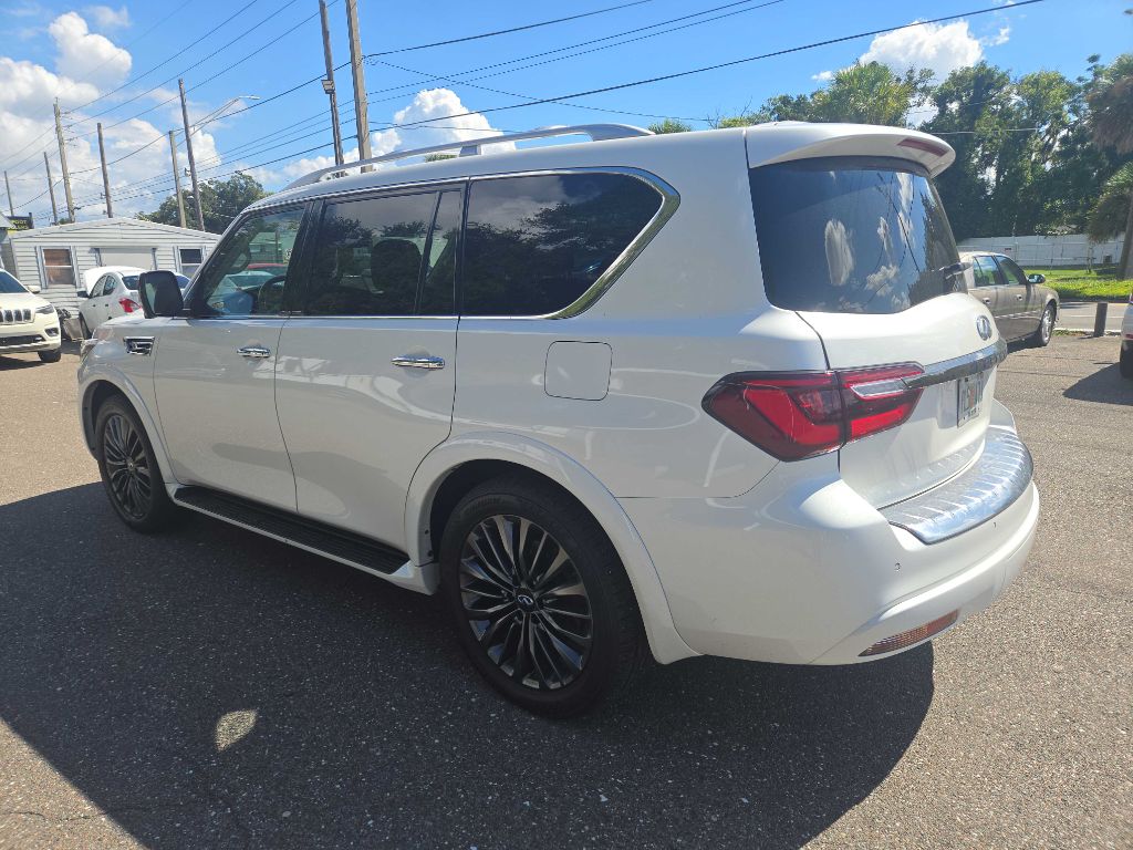 Photo 3 of this INFINITI QX80