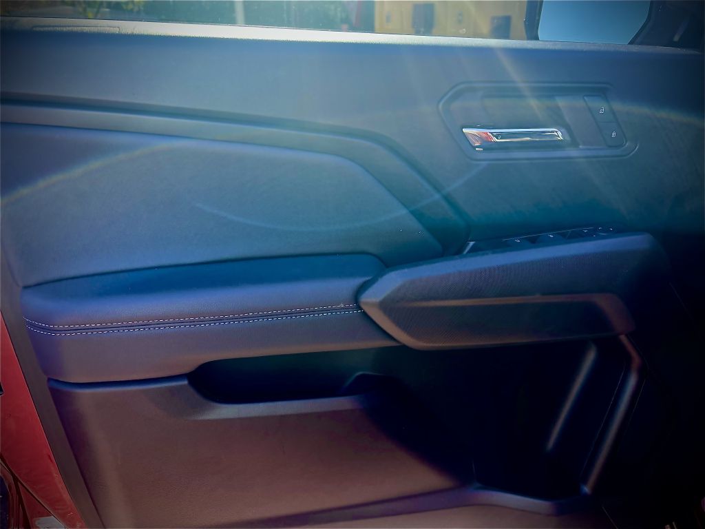 Photo 12 of this CHEVROLET COLORADO