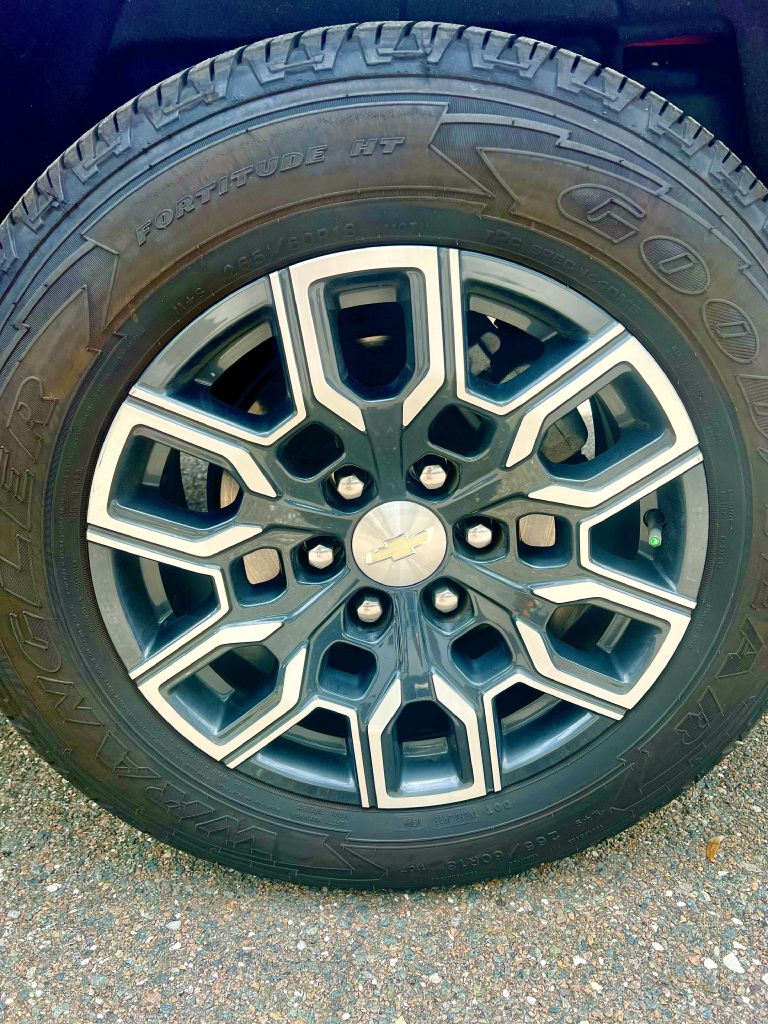 Photo 19 of this CHEVROLET COLORADO
