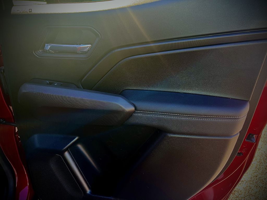 Photo 15 of this CHEVROLET COLORADO