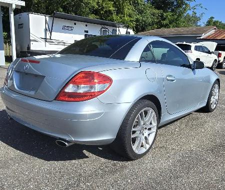 Photo 2 of this MERCEDES-BENZ SLK