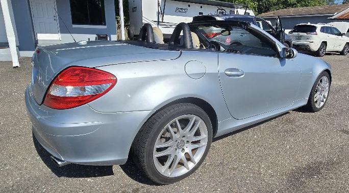 Photo 7 of this MERCEDES-BENZ SLK