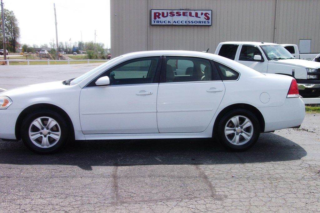 White 2015 Chevrolet Impala Limited LS FWD Sedan Front-Wheel Drive Automatic