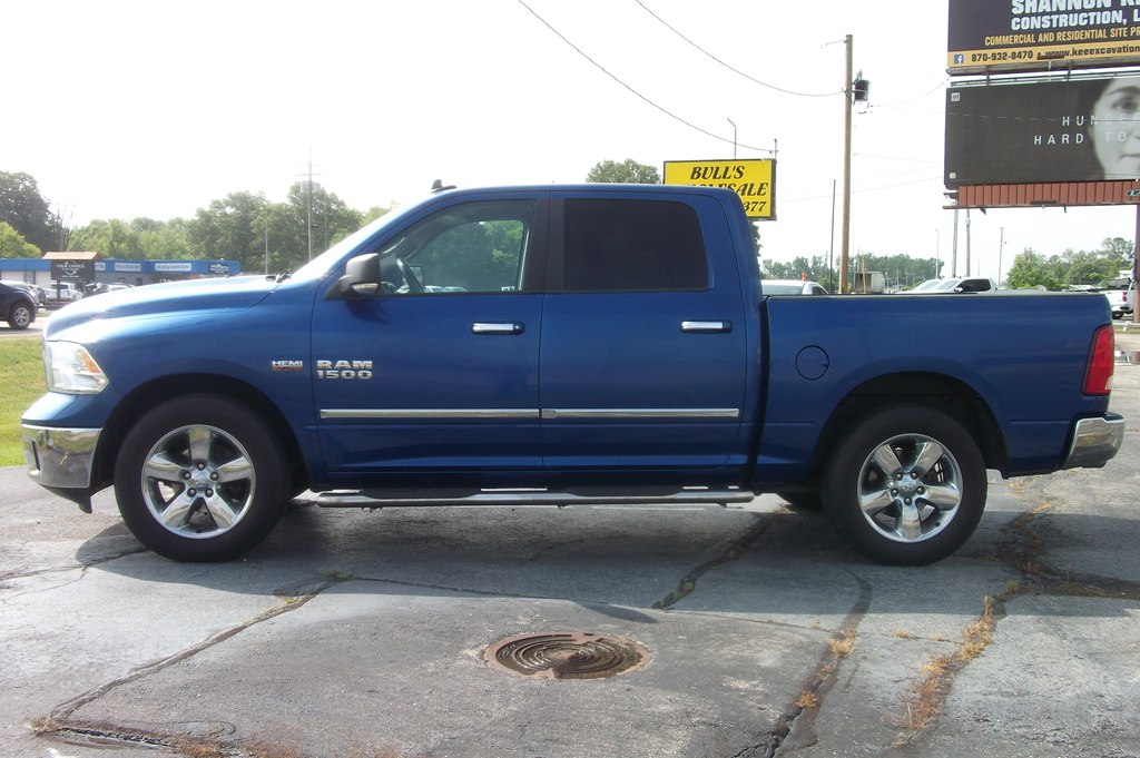 2016 RAM 1500 SLT Crew Cab RWD
