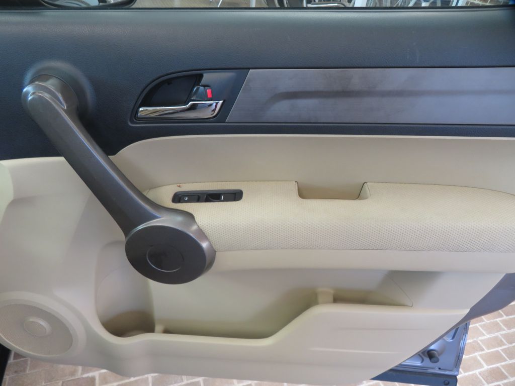 Photo 21 of this HONDA CR-V