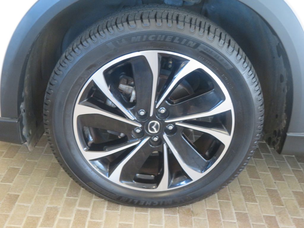 Photo 7 of this MAZDA CX-5