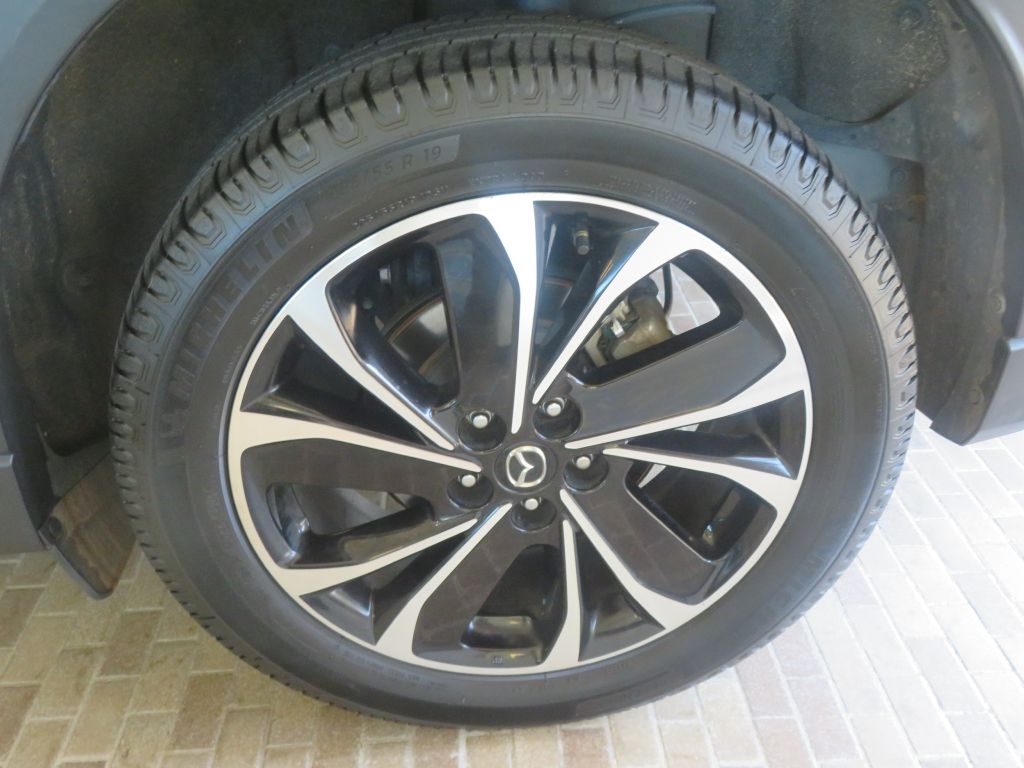 Photo 8 of this MAZDA CX-5