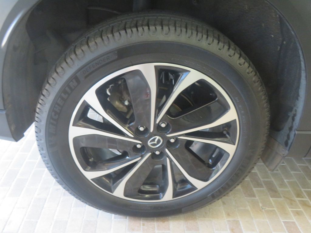 Photo 9 of this MAZDA CX-5