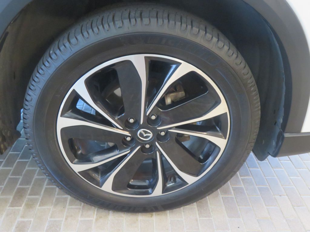 Photo 10 of this MAZDA CX-5