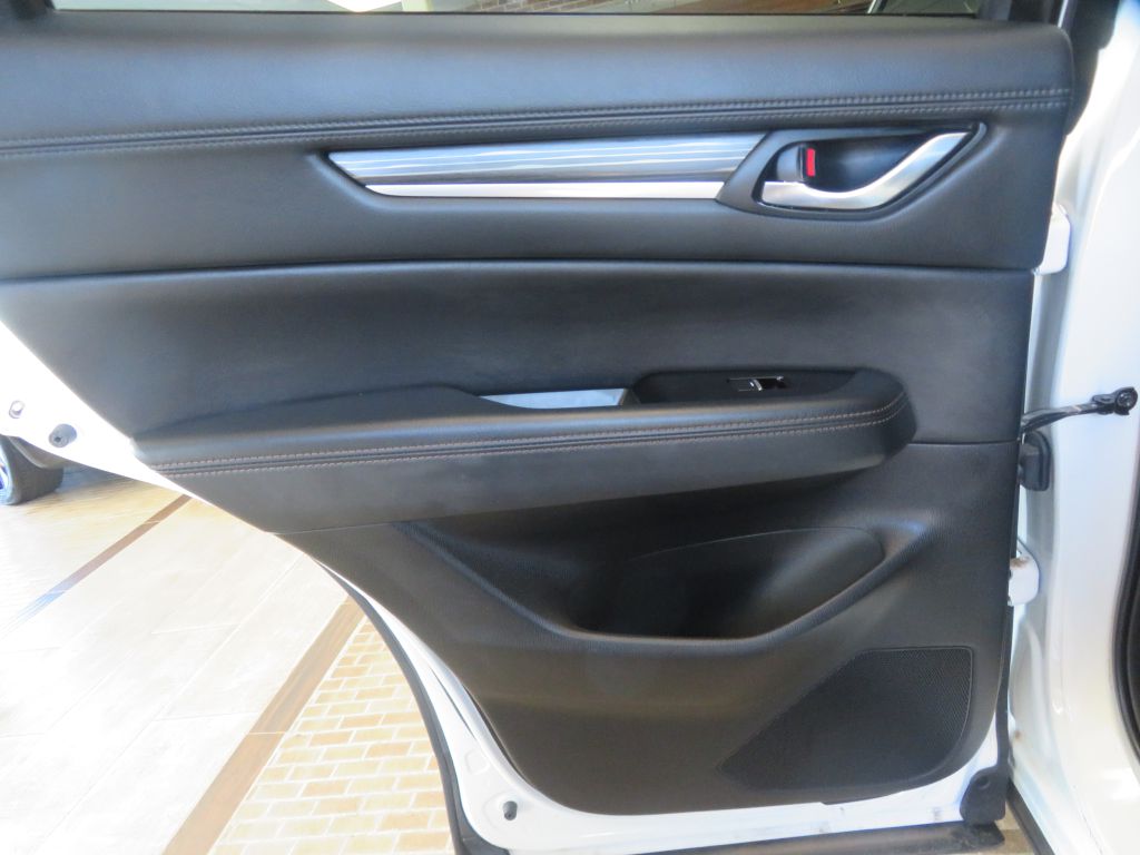Photo 18 of this MAZDA CX-5