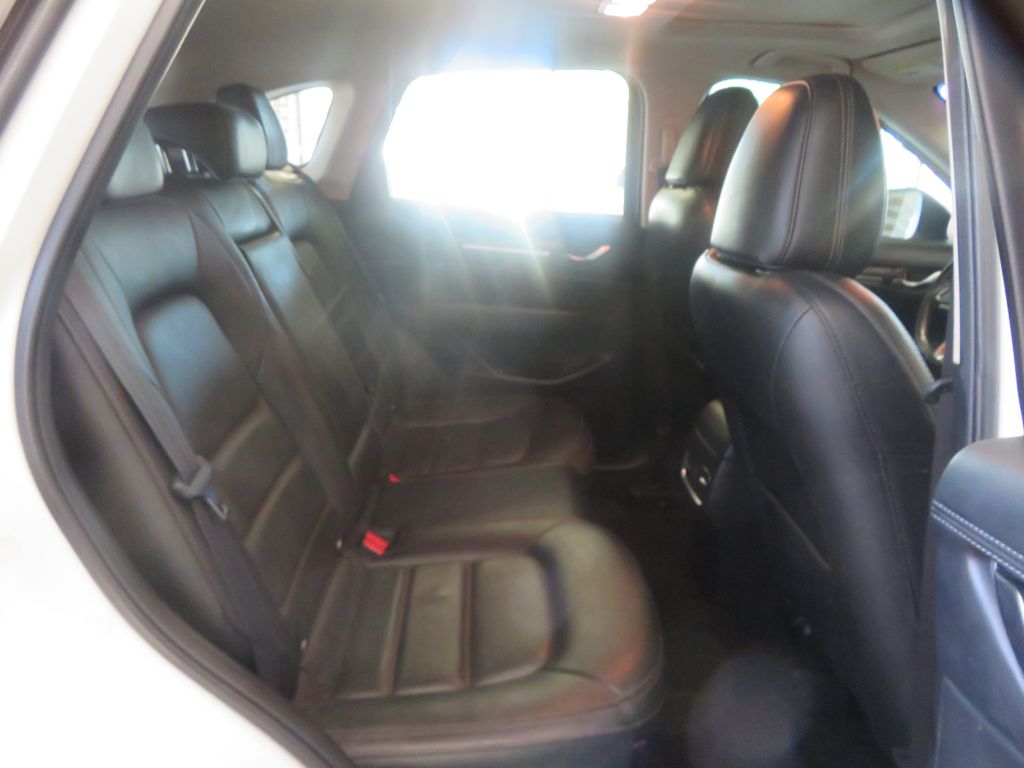 Photo 23 of this MAZDA CX-5