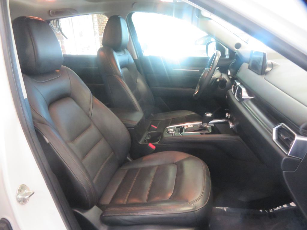 Photo 26 of this MAZDA CX-5