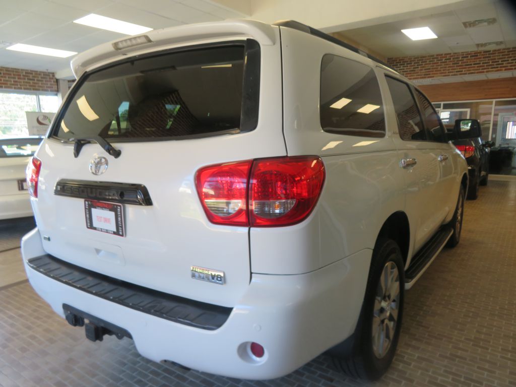 Photo 4 of this TOYOTA SEQUOIA