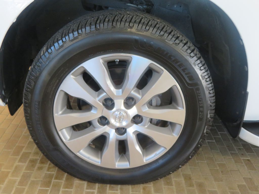 Photo 7 of this TOYOTA SEQUOIA