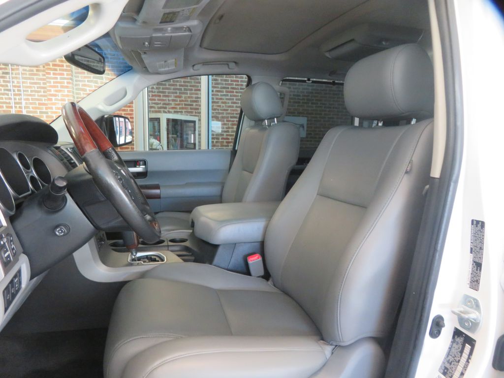 Photo 15 of this TOYOTA SEQUOIA