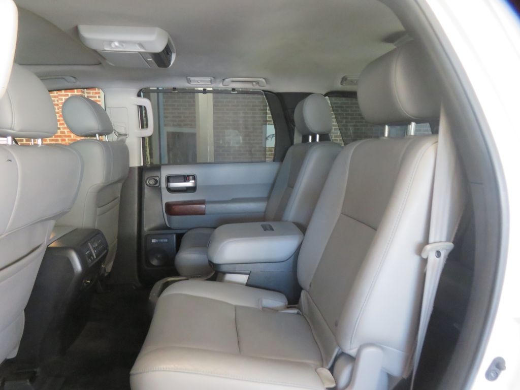 Photo 18 of this TOYOTA SEQUOIA