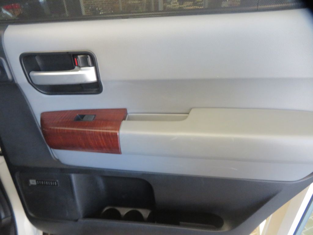 Photo 22 of this TOYOTA SEQUOIA
