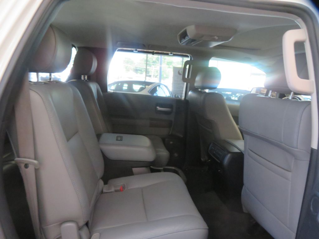 Photo 23 of this TOYOTA SEQUOIA