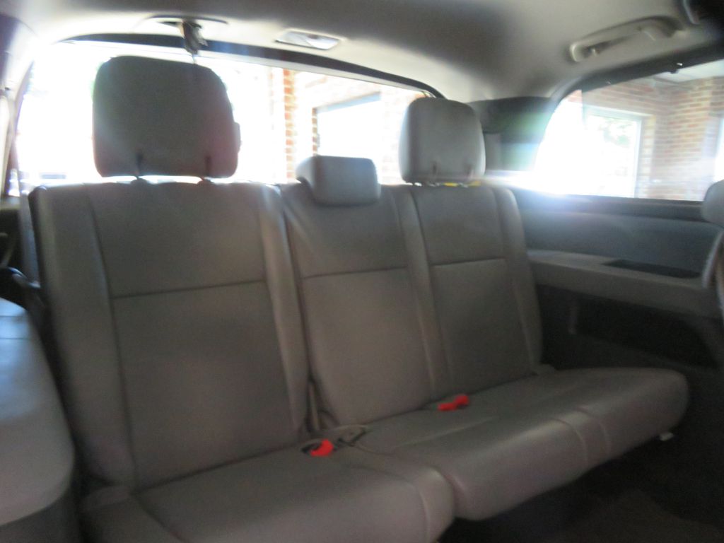 Photo 24 of this TOYOTA SEQUOIA