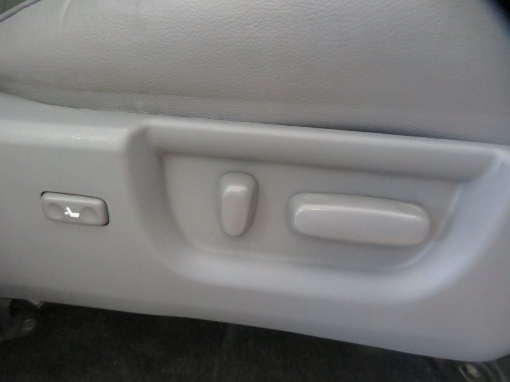 Photo 28 of this TOYOTA SEQUOIA