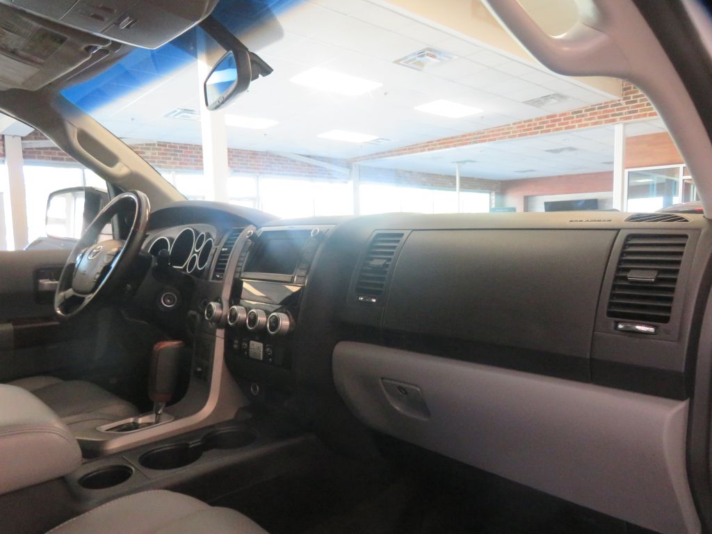 Photo 30 of this TOYOTA SEQUOIA