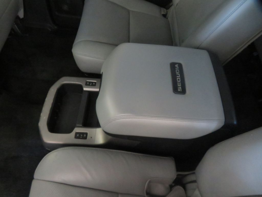 Photo 58 of this TOYOTA SEQUOIA