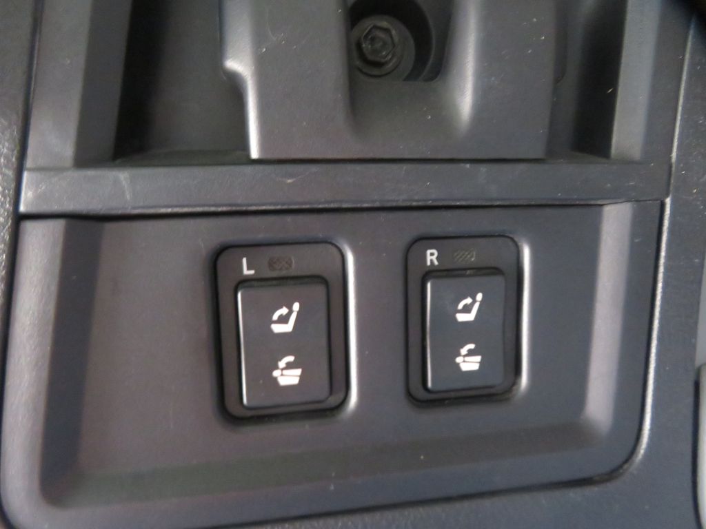 Photo 60 of this TOYOTA SEQUOIA