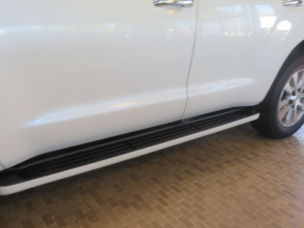 Photo 80 of this TOYOTA SEQUOIA
