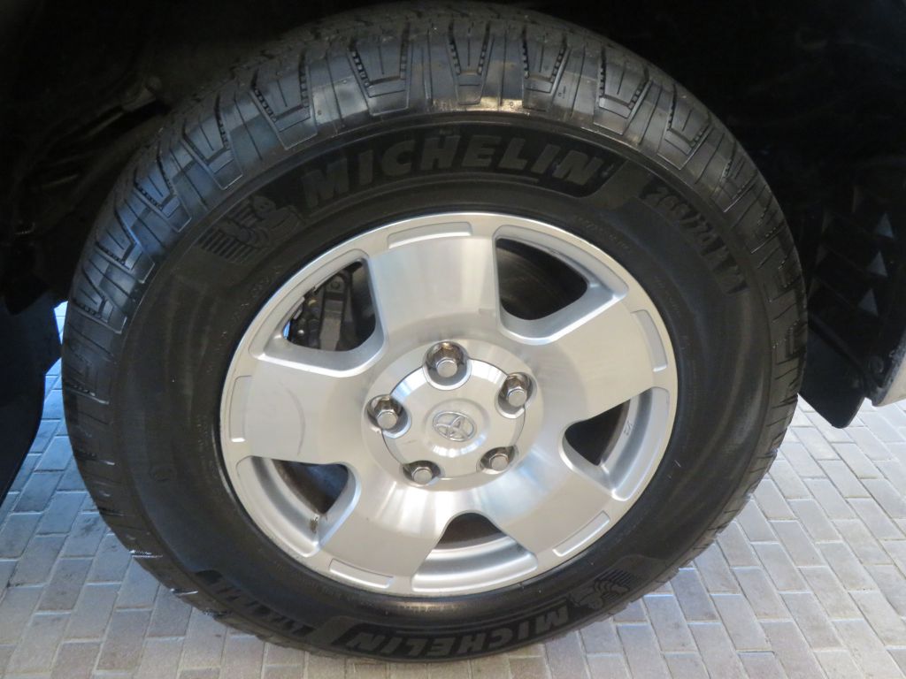 Photo 10 of this TOYOTA TUNDRA